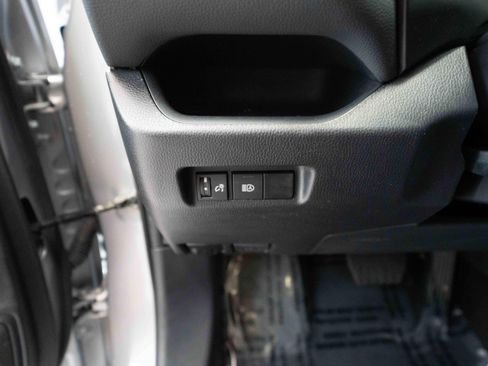 Used 2025 Toyota RAV4 LE AWD/4WD image 11