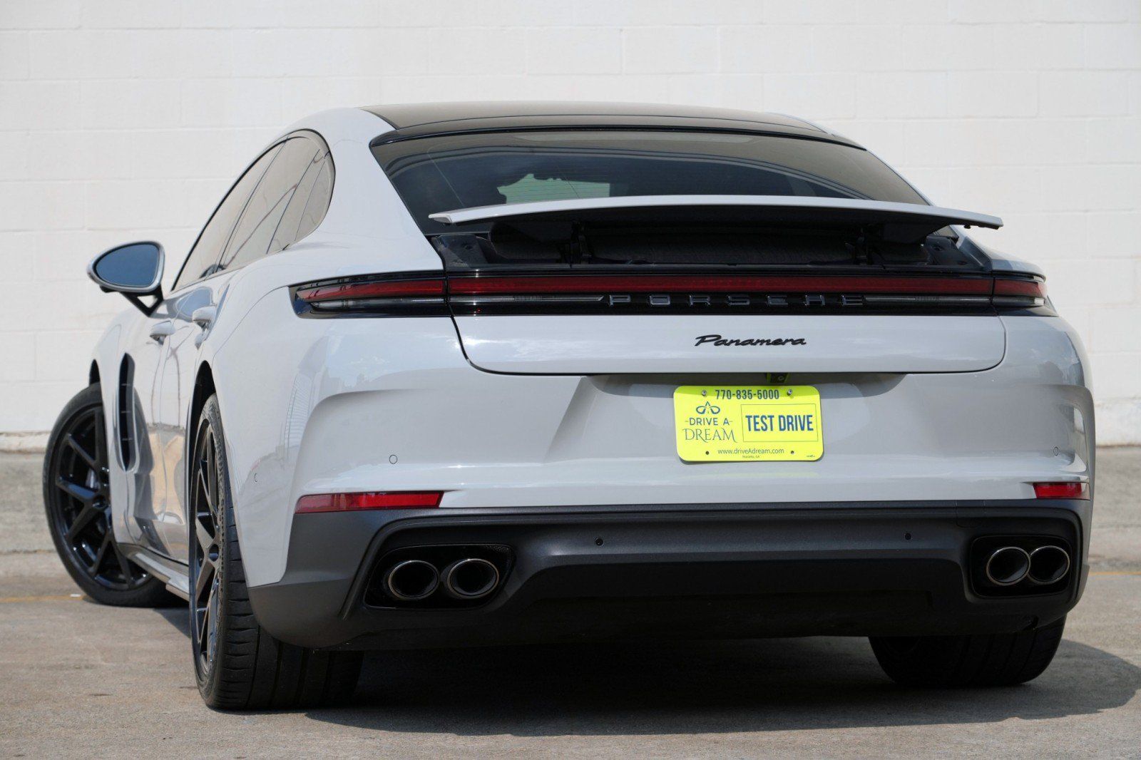 Used 2025 Porsche Panamera image 6