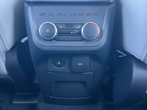New 2026 Ford Explorer Active w/ Active Comfort Package RWD image 18