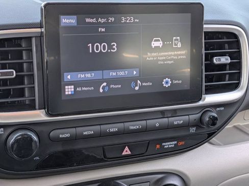 Used 2025 Hyundai Venue SEL FWD image 18