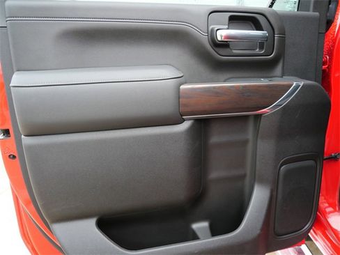 Used 2023 GMC Sierra 2500 SLT w/ SLT Premium Package image 15