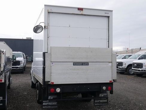 Used 2016 Chevrolet Express 3500 image 4