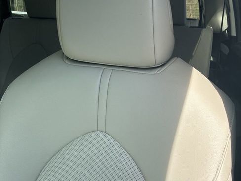 Used 2024 Toyota Grand Highlander FWD image 5