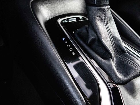 Used 2025 Toyota Corolla SE image 25