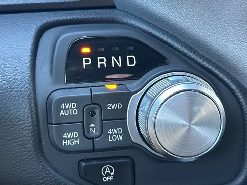 Used 2025 RAM 1500 Laramie AWD/4WD image 33