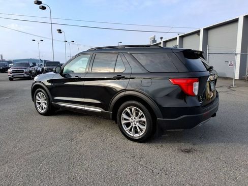 Used 2020 Ford Explorer XLT w/ Equipment Group 202A AWD/4WD image 6