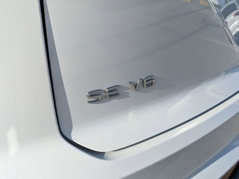 Used 2023 Volkswagen Atlas Cross Sport SE image 9