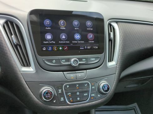 Used 2024 Chevrolet Malibu LT FWD image 17