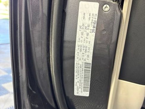 Used 2019 Chrysler Pacifica Limited w/ Tire & Wheel Group FWD image 27