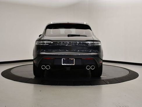 Certified 2025 Porsche Macan image 6