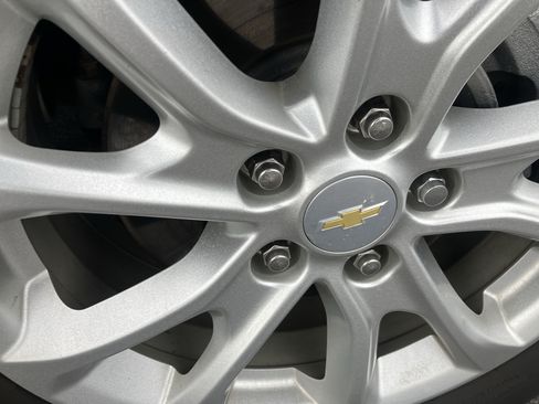 Used 2018 Chevrolet Equinox LT FWD image 9