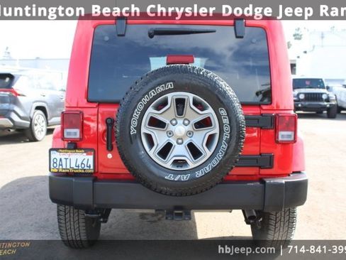 Used 2017 Jeep Wrangler Unlimited Rubicon w/ Connectivity Group image 4