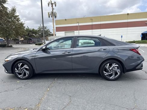 Certified 2025 Hyundai Elantra Sport image 5