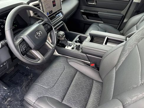 Used 2024 Toyota Tundra Limited AWD/4WD image 9