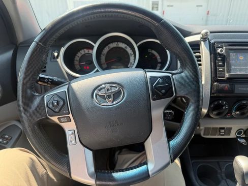 Used 2015 Toyota Tacoma 4x4 Double Cab w/ SR5 Package image 9