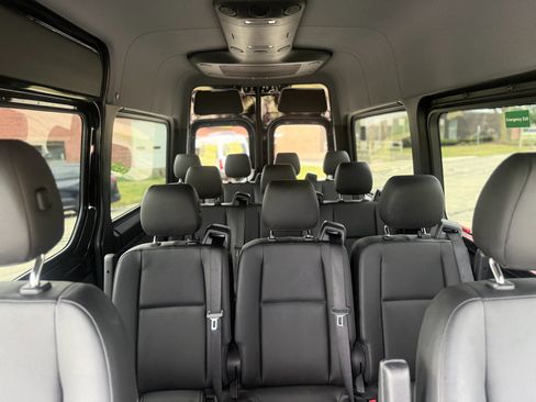 Used 2024 Mercedes-Benz Sprinter 2500 image 24