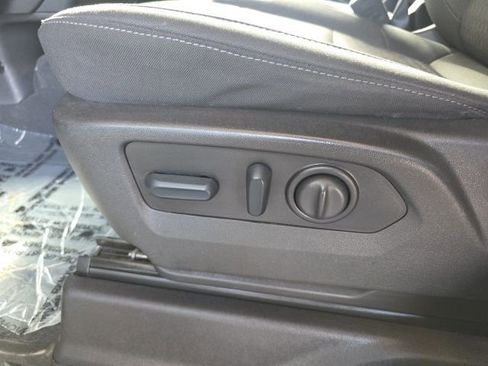 Used 2022 Chevrolet Silverado 2500 Custom w/ Custom Value Package image 23