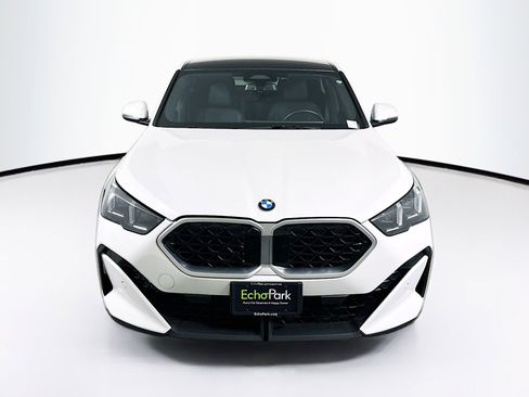 Used 2025 BMW X2 xDrive28i AWD/4WD image 2