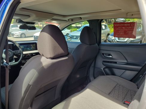 Used 2025 Nissan Kicks SV w/ SV Premium Package FWD image 11