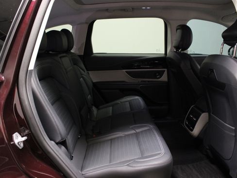 Used 2024 Lincoln Nautilus Reserve w/ Equipment Group 202A AWD/4WD image 16