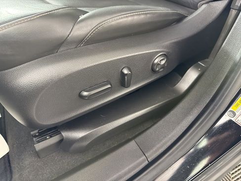 Used 2017 Buick Envision Essence FWD image 16