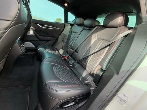 Used 2022 Maserati Levante Trofeo image 26