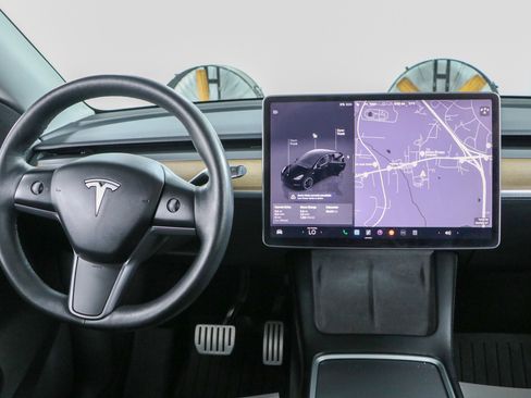 Used 2022 Tesla Model Y Performance AWD/4WD image 16