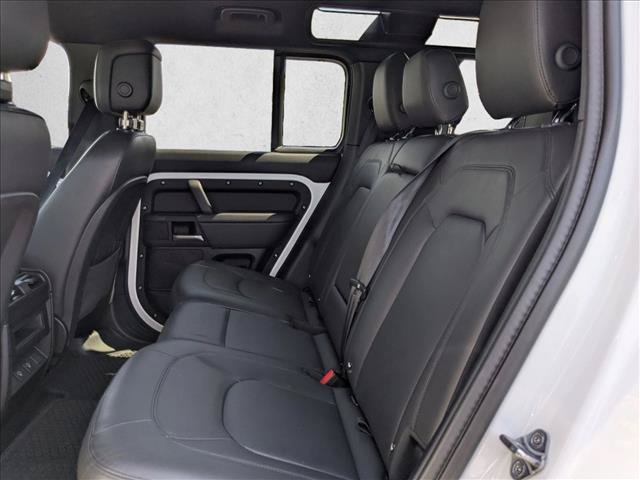 Used 2025 Land Rover Defender 110 X-Dynamic SE AWD/4WD image 21