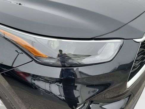 Used 2023 Toyota Highlander LE image 9