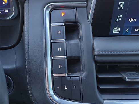 Used 2023 Chevrolet Suburban High Country w/ Premium Package 2 image 16