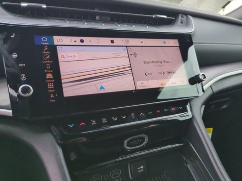 New 2026 Jeep Grand Cherokee Altitude image 12