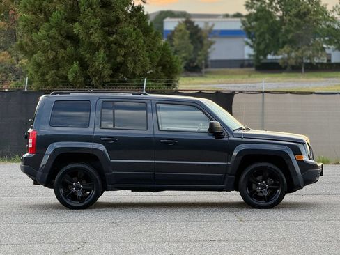 Used 2014 Jeep Patriot Sport w/ Power Value Group FWD image 5