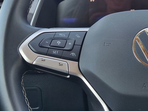 Used 2024 Volkswagen Tiguan SE image 27