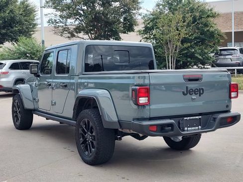 Used 2024 Jeep Gladiator Sport AWD/4WD image 5