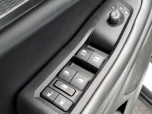 Used 2024 Jeep Grand Cherokee L Altitude AWD/4WD image 17