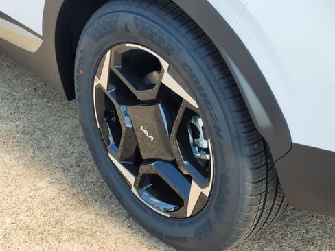 New 2026 Kia Sportage EX FWD image 5