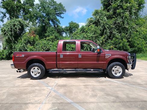 Used 2010 Ford F250 XLT AWD/4WD image 3