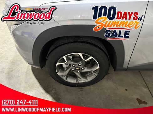 Used 2026 Chevrolet Trax LT FWD image 9