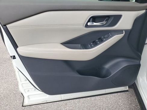 Certified 2021 Nissan Rogue SV w/ Premium Package FWD image 27