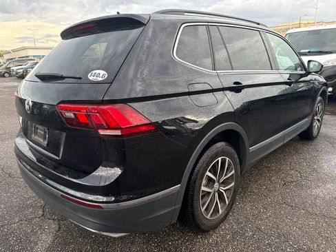 Used 2021 Volkswagen Tiguan SE FWD image 2