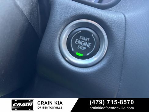 Used 2022 GMC Yukon AT4 w/ Technology Package image 28