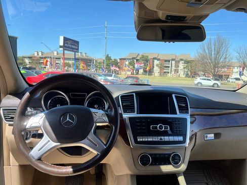 Used 2014 Mercedes-Benz GL 450 4MATIC image 9