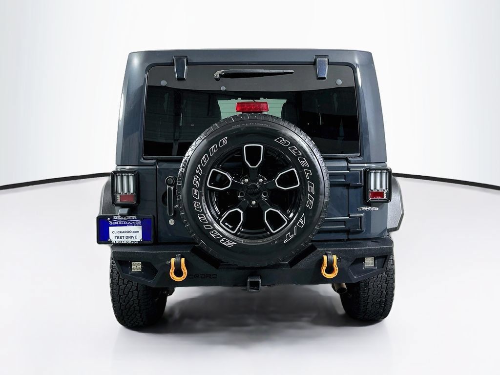 Used 2018 Jeep Wrangler Unlimited Sahara AWD/4WD image 15
