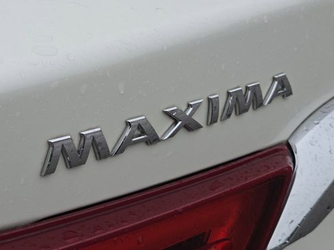 Used 2017 Nissan Maxima SR FWD image 16