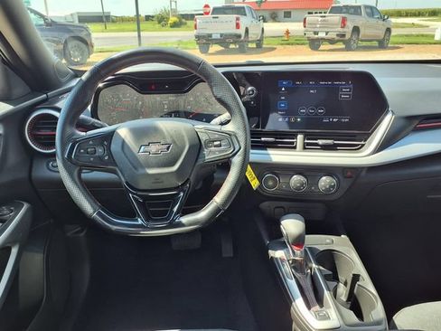 Used 2024 Chevrolet Trax RS FWD image 4
