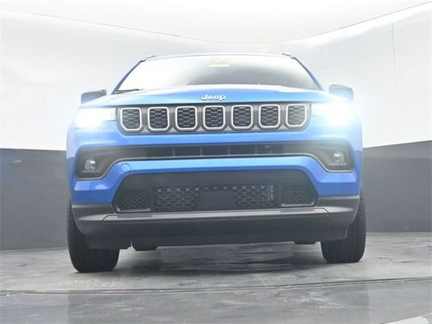 New 2025 Jeep Compass Latitude image 39
