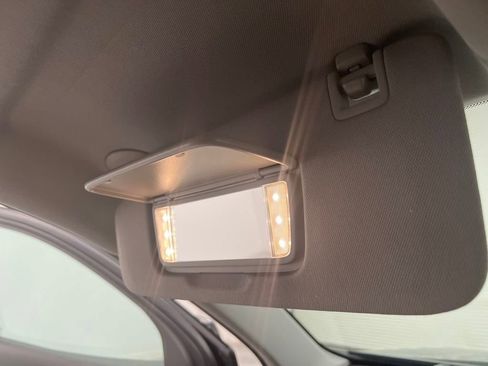 Used 2024 GMC Terrain SLT image 61