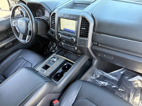 Used 2020 Ford Expedition Platinum image 12