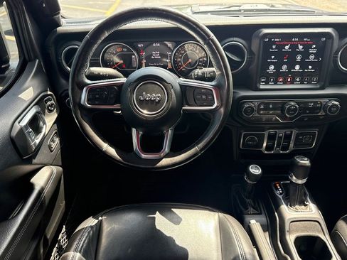 Used 2018 Jeep Wrangler Unlimited Sahara w/ Dual Top Group AWD/4WD image 18