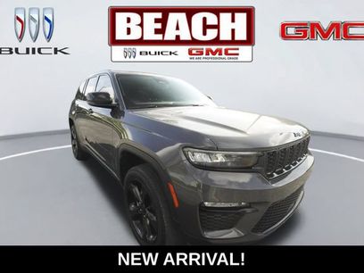 Used 2024 Jeep Grand Cherokee Limited w/ Black Appearance Package